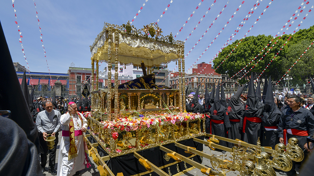 La XXXII Procesión de Viernes Santo en Puebla: Una Demonstración Conmovedora de Fe