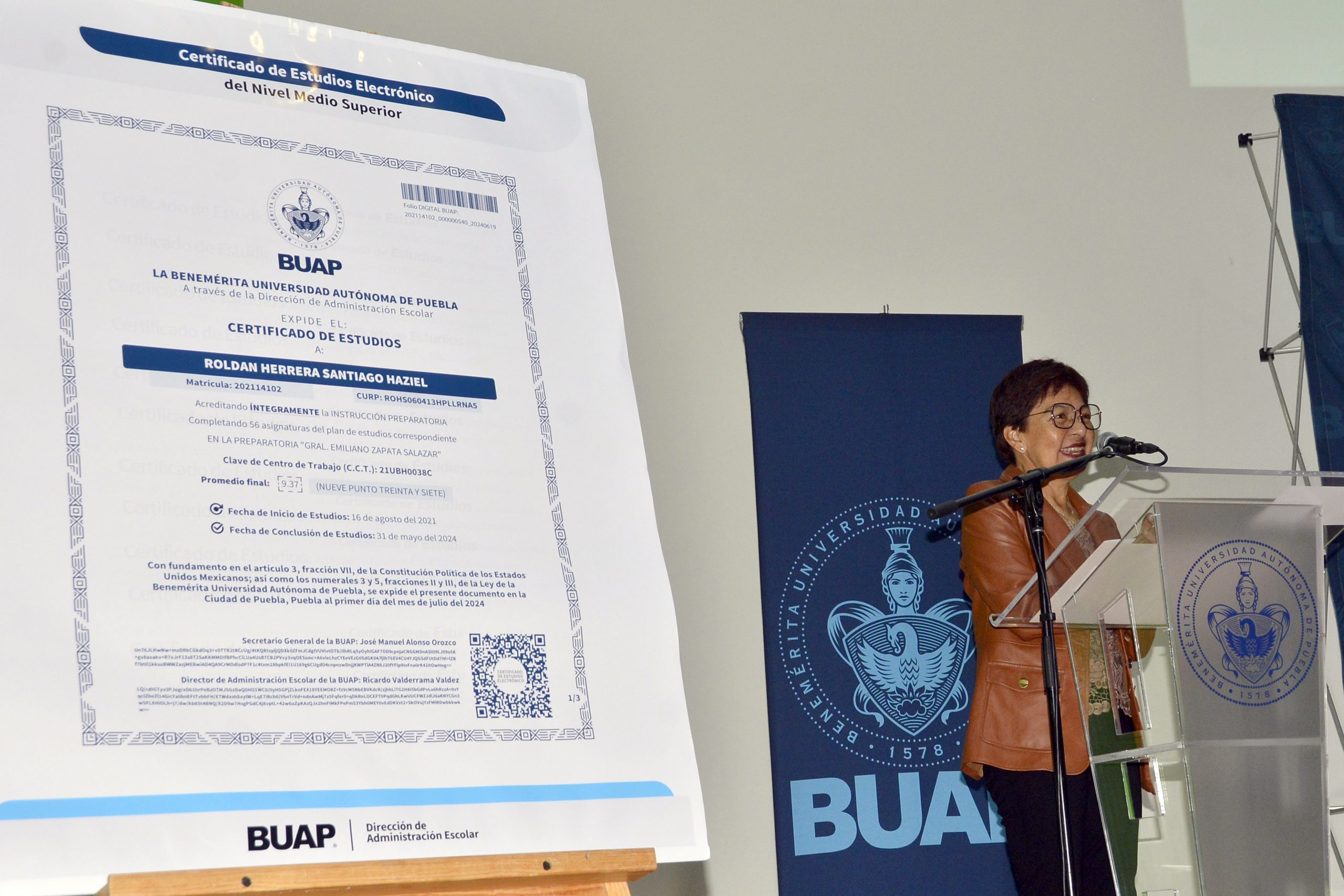 BUAP revoluciona gestión académica con certificados electrónicos para nivel medio superior