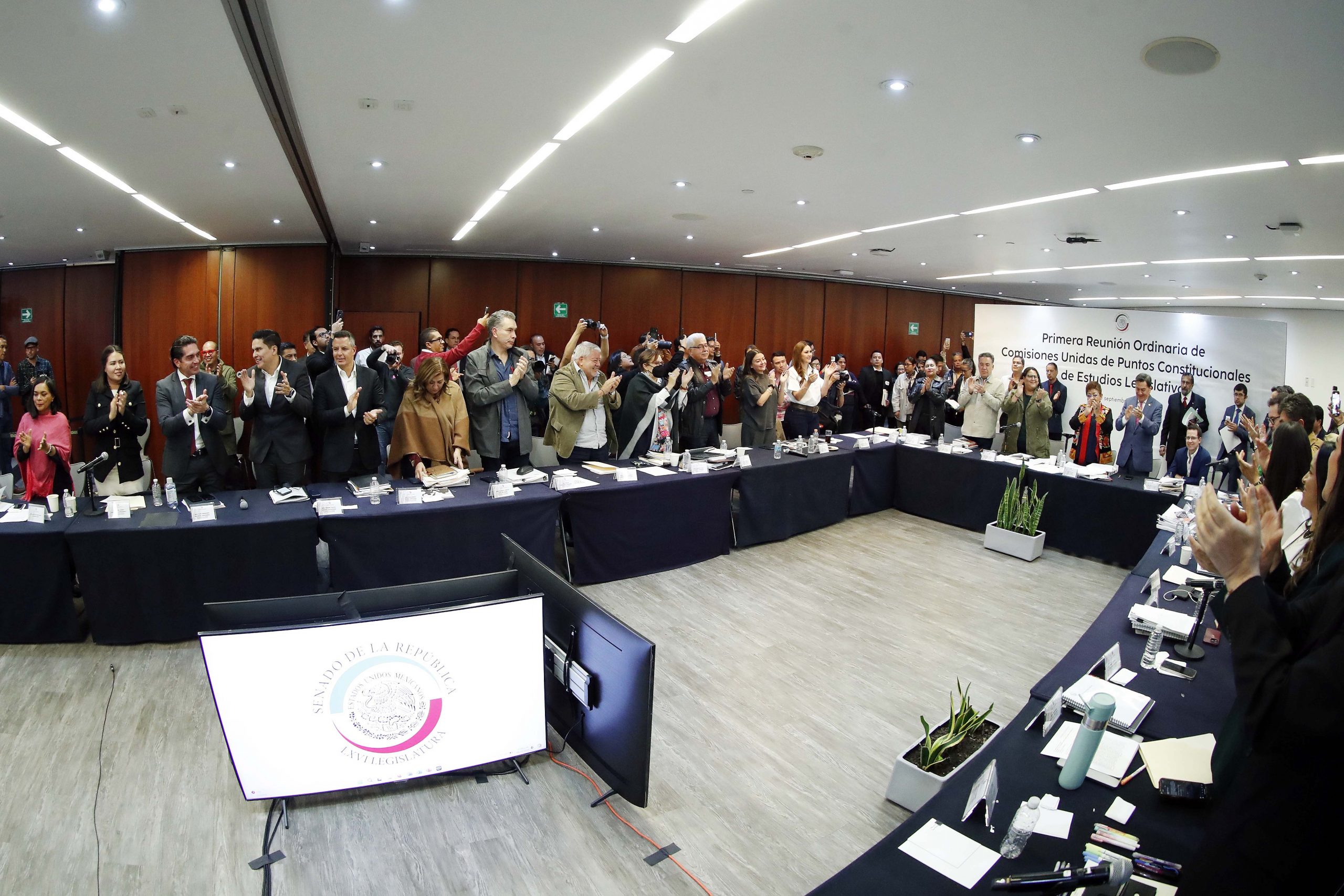 Senado aprueba reforma al Poder Judicial tras maratónica sesión