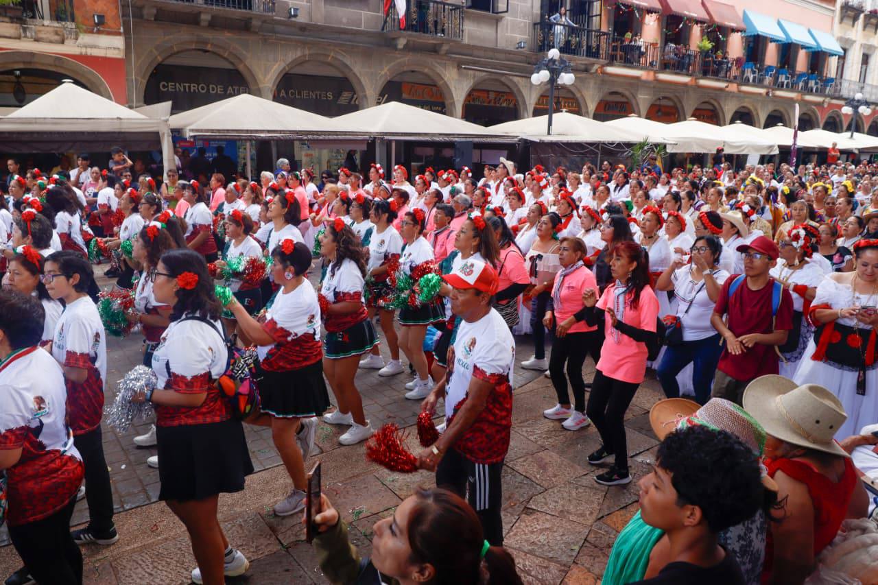 Activación física masiva conmemora día de la independencia