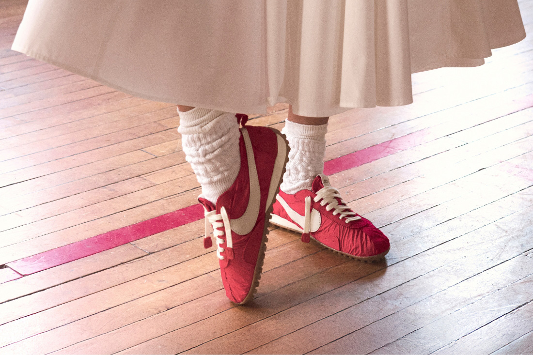 Nike y Jacquemus reinventan el legendario Moon Shoe