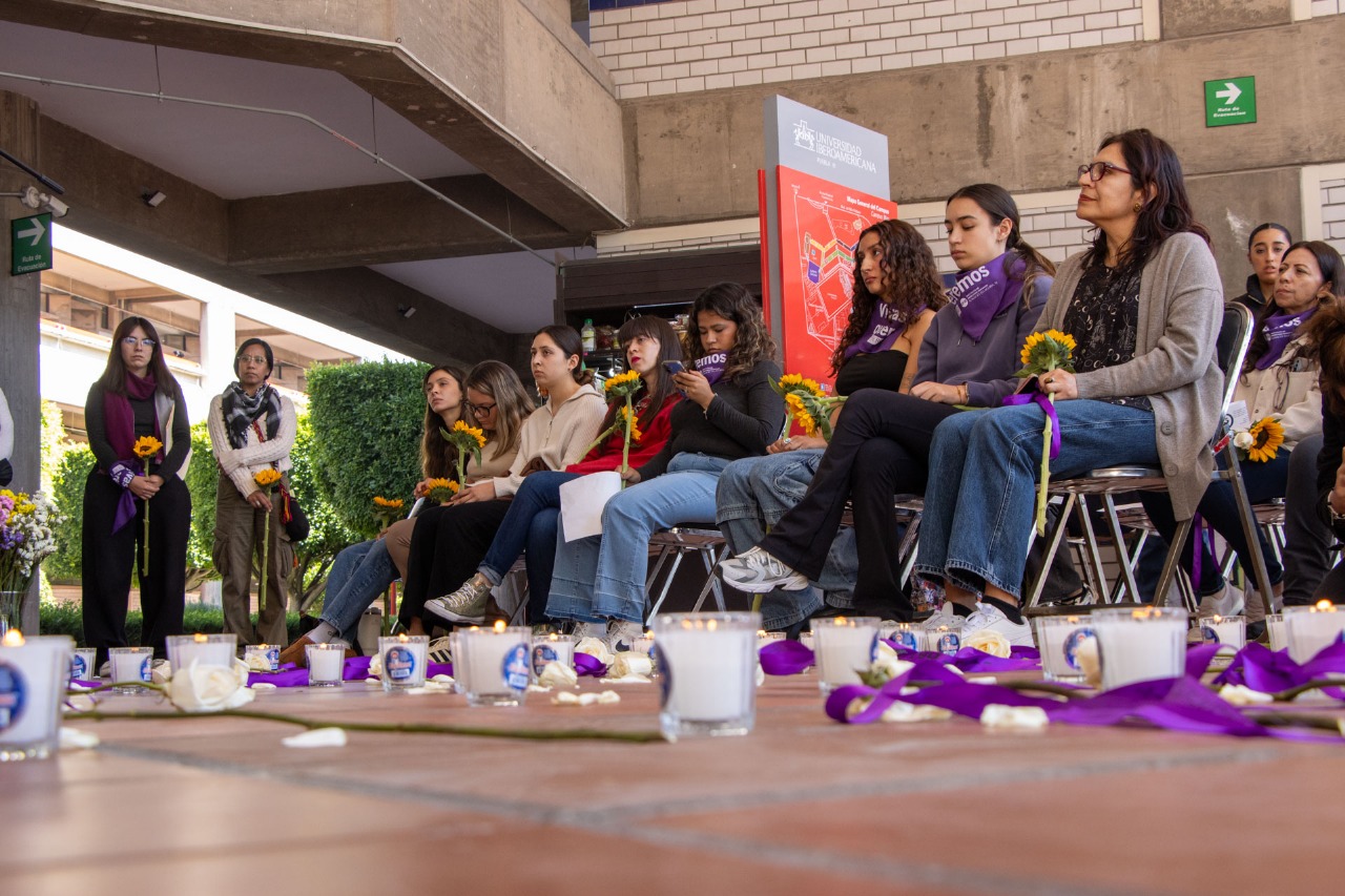 Ibero Puebla honra a víctimas y alerta sobre violencia feminicida