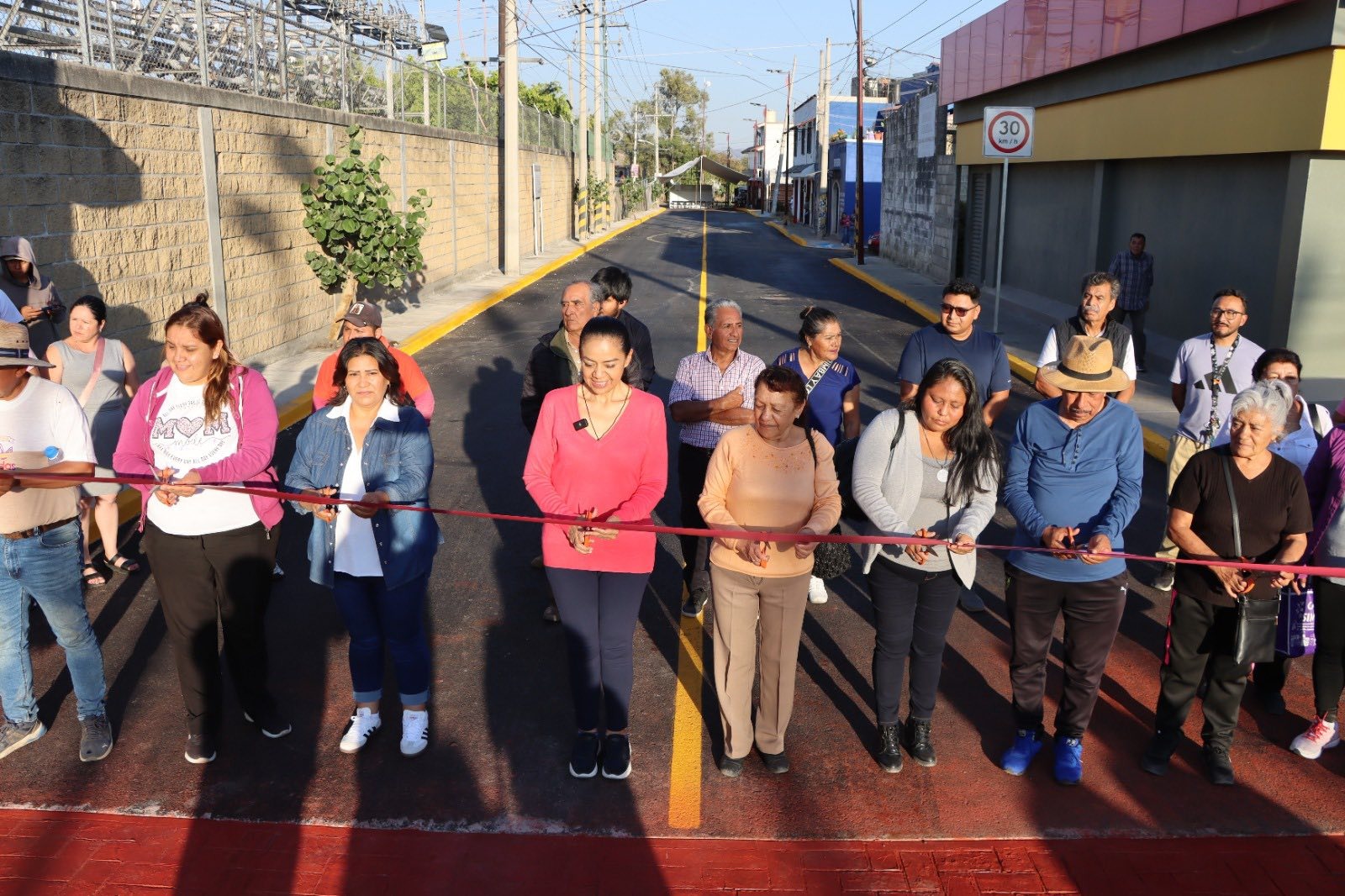 Entregan rehabilitación de la carretera a Tianguismanalco