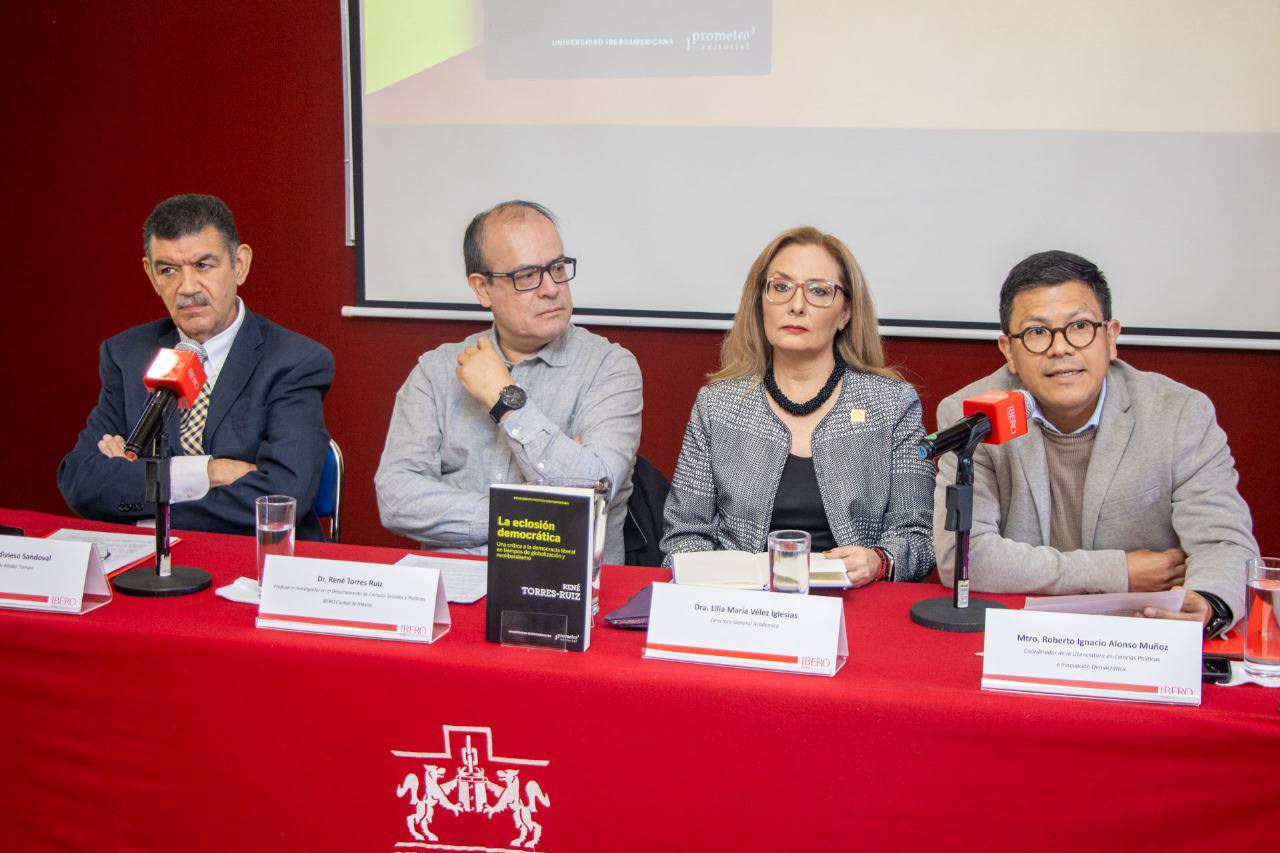 “La eclosión democrática”: crítica al vaciamiento de la democracia liberal frente al neoliberalismo global